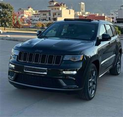 جیپ گراند شیرۆکی